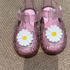 Baby girl Pink Glitter Jelly Sandals with Daisy Accent size 22